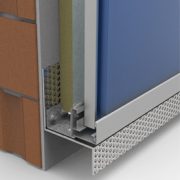 dettaglio della base del rivestimento verticale con arcoPlus626 e profilo 4271